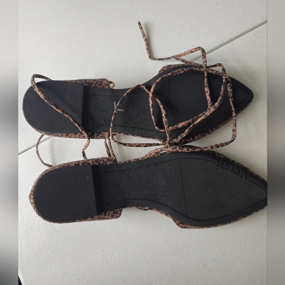 Old Navy Lace up Leopard Cheetah faux suede pointy flats sexy size 6 - Picture 8 of 9